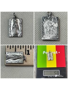 Vintage Sterling Silver Medal Pendant Virgin Mary Catholic  !!